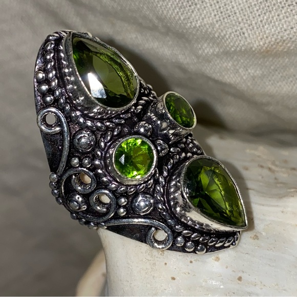 Gorgeous Peridot multi-gem cluster statement Renaissance ring - Picture 3 of 12